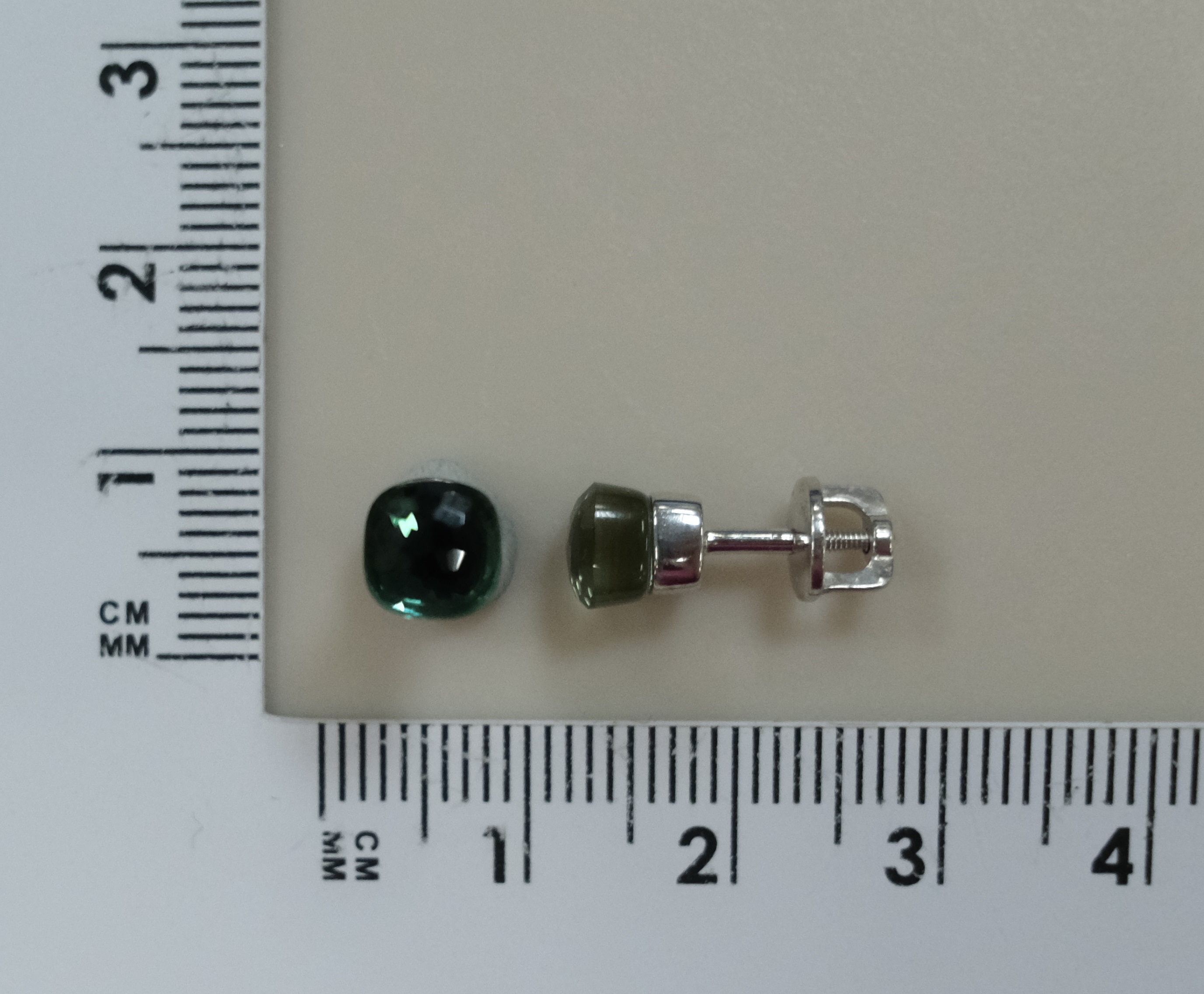 Серебряные серьги-пусеты с празиолитами